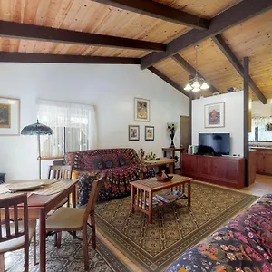 Ekomomai Retreat Holiday home